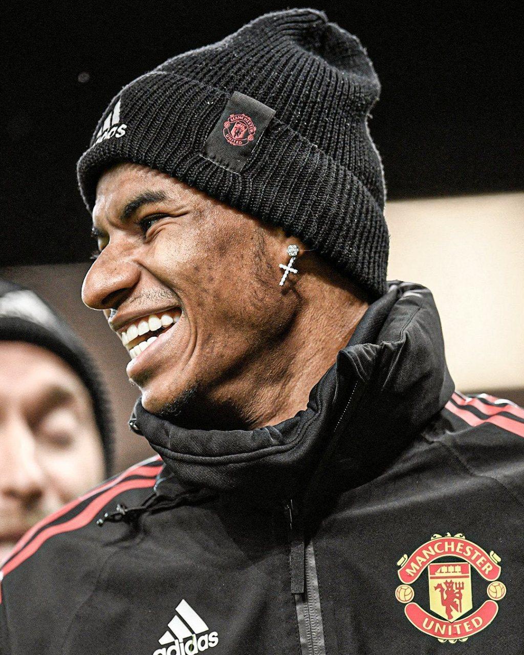 爱游戏-包含赛地聚焦——西甲冲刺阶段热度飙升，曼联遗憾出局，压力陡增，轮换策略成焦点的词条